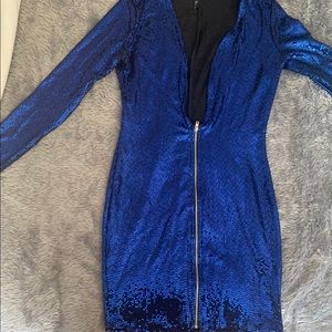 Deep v-neck  bodycon midi dress